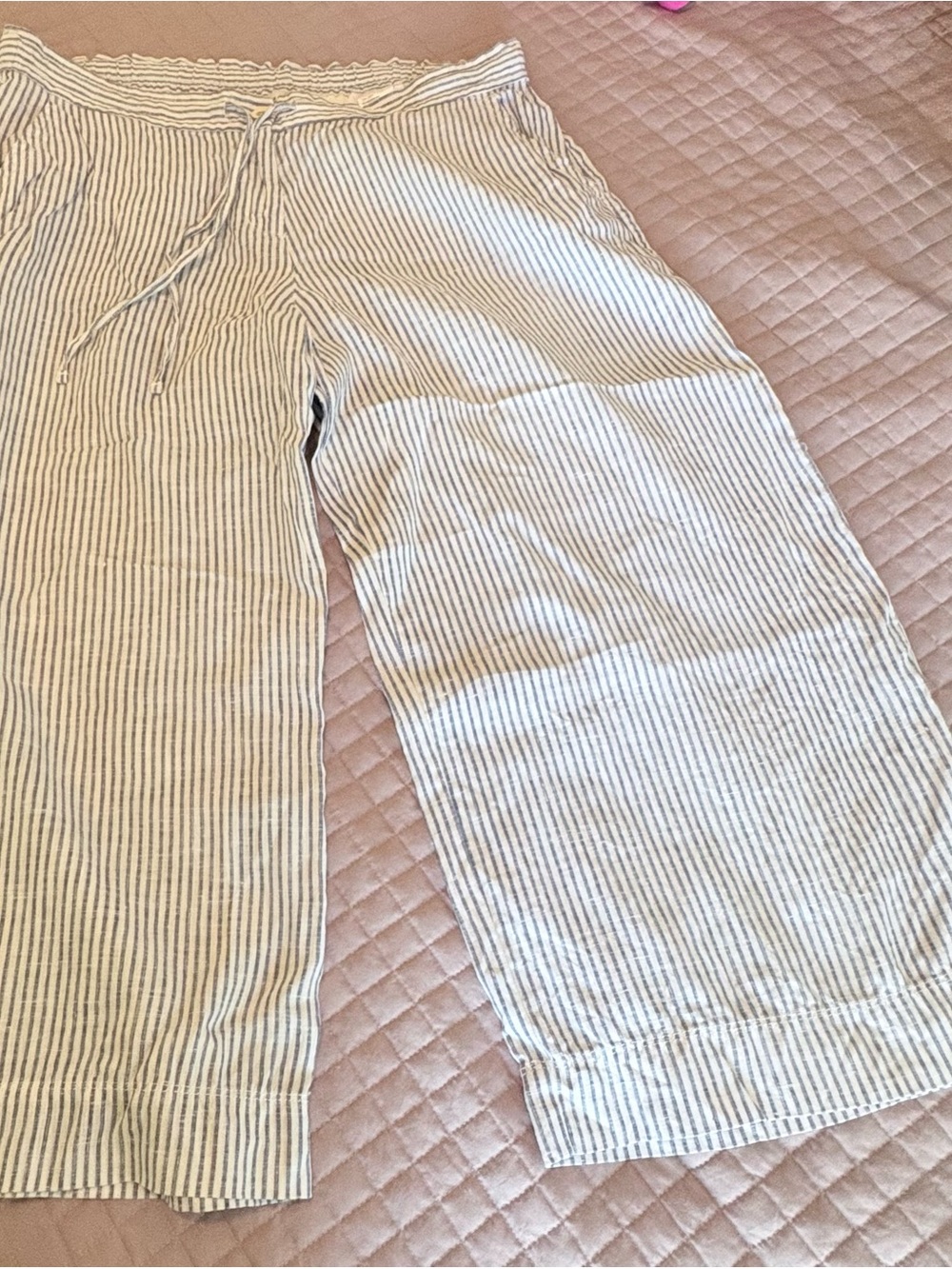 Tommy Bahama White and Blue Striped Linen-Blend Drawstring Cropped Pants